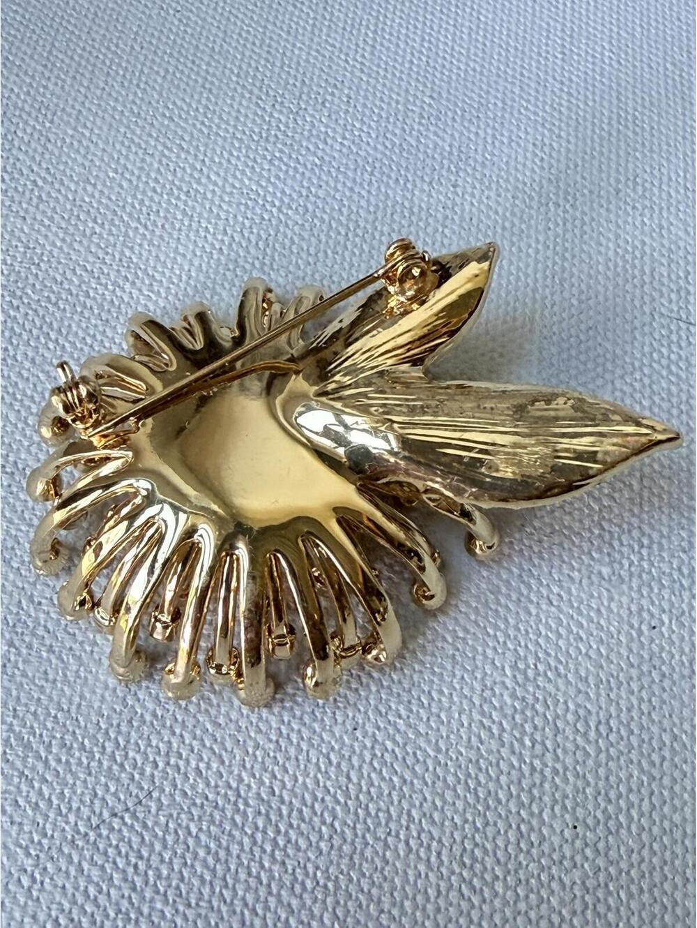 Vintage Gold Tone Rhinestone Chrysanthemum Flower Brooch Pin - Picture 3 of 9